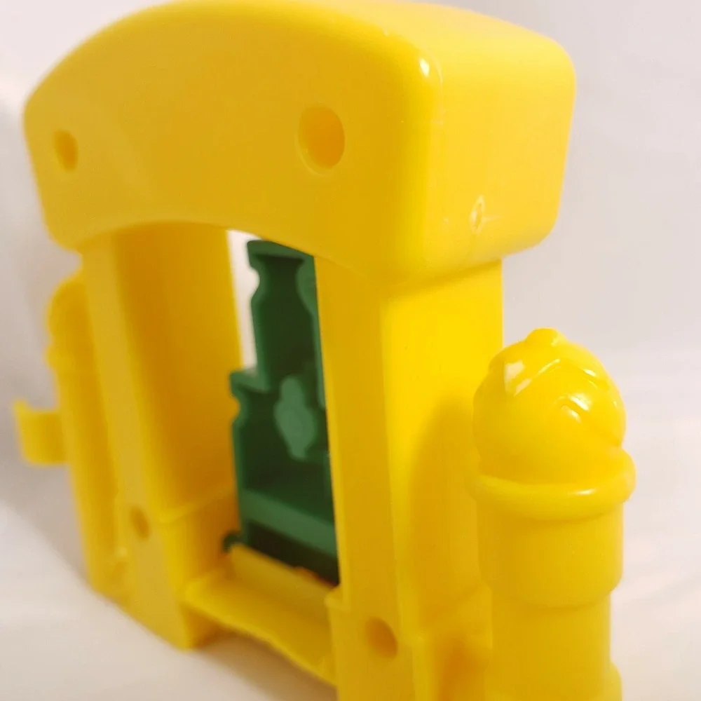 Fisher Price Little People Carnival Fair Fun Park Game Knock Down Bottles